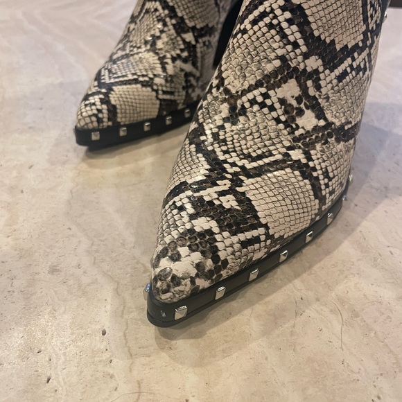 Charles by Charles David western style boots with studs - Picture 6 of 8